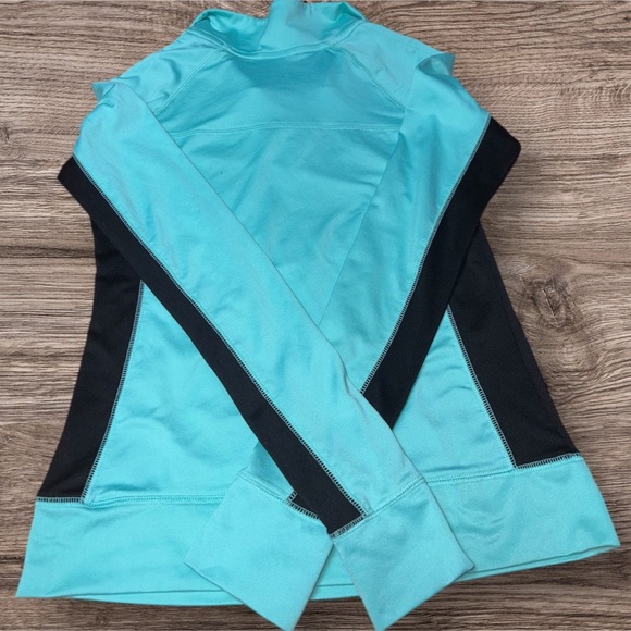 PINK Victoria's Secret Women's Aqua and Black Pullover Top - Picture 3 of 5